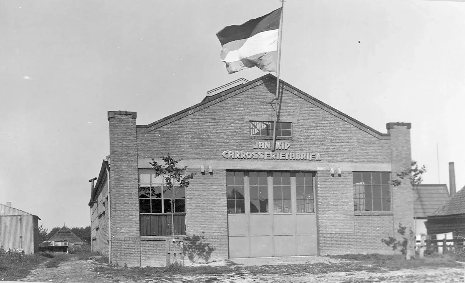 117 - Smederij en fabriek