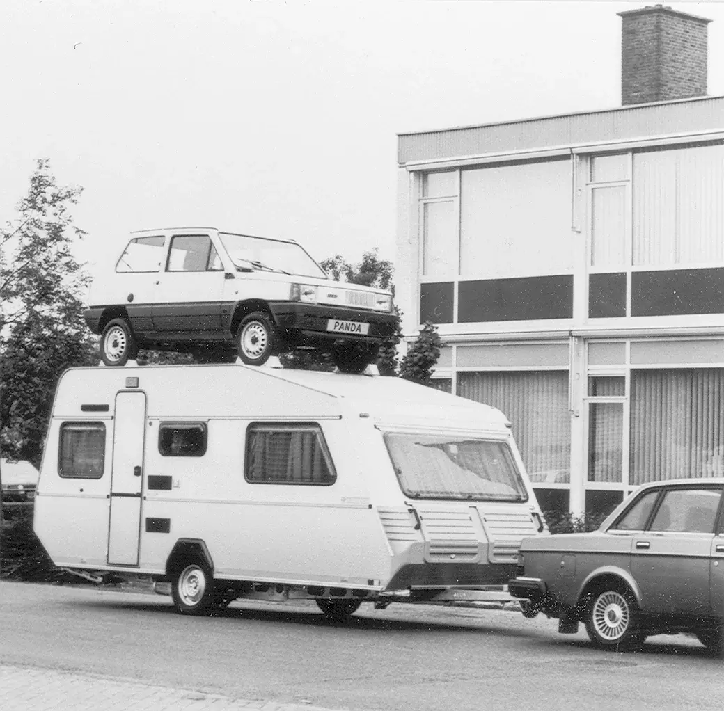 82 - Panda op dak