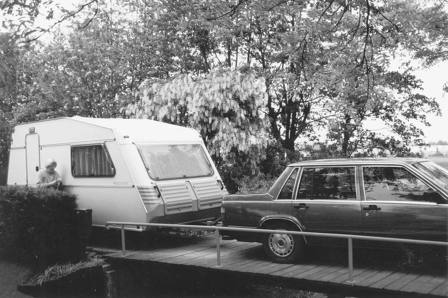 99 - Greyline achter Volvo