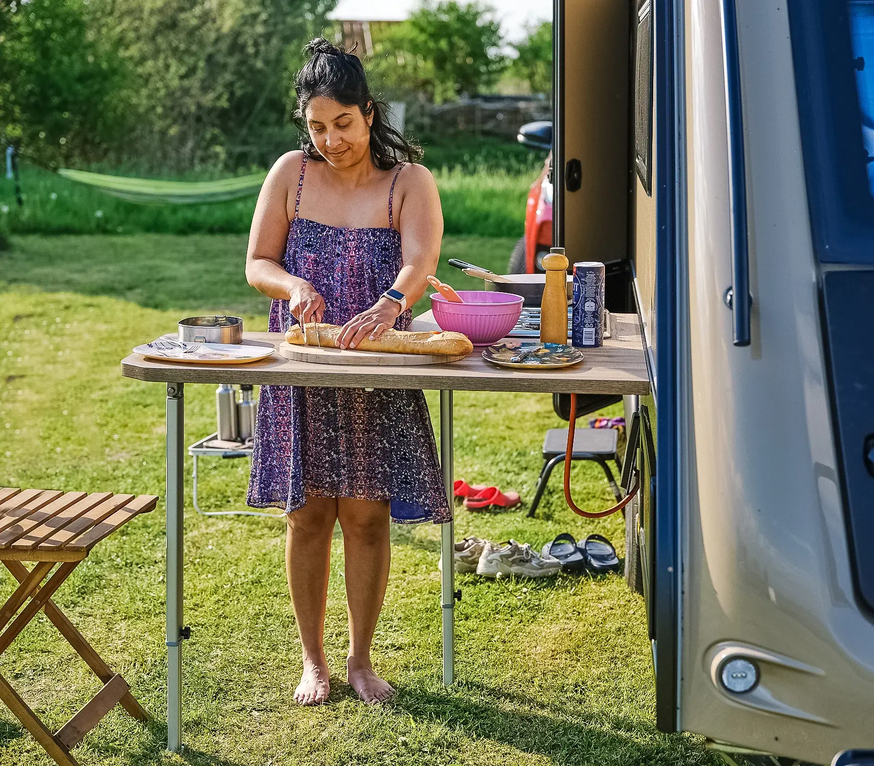 Kompakt buitenkeuken en buitentafel