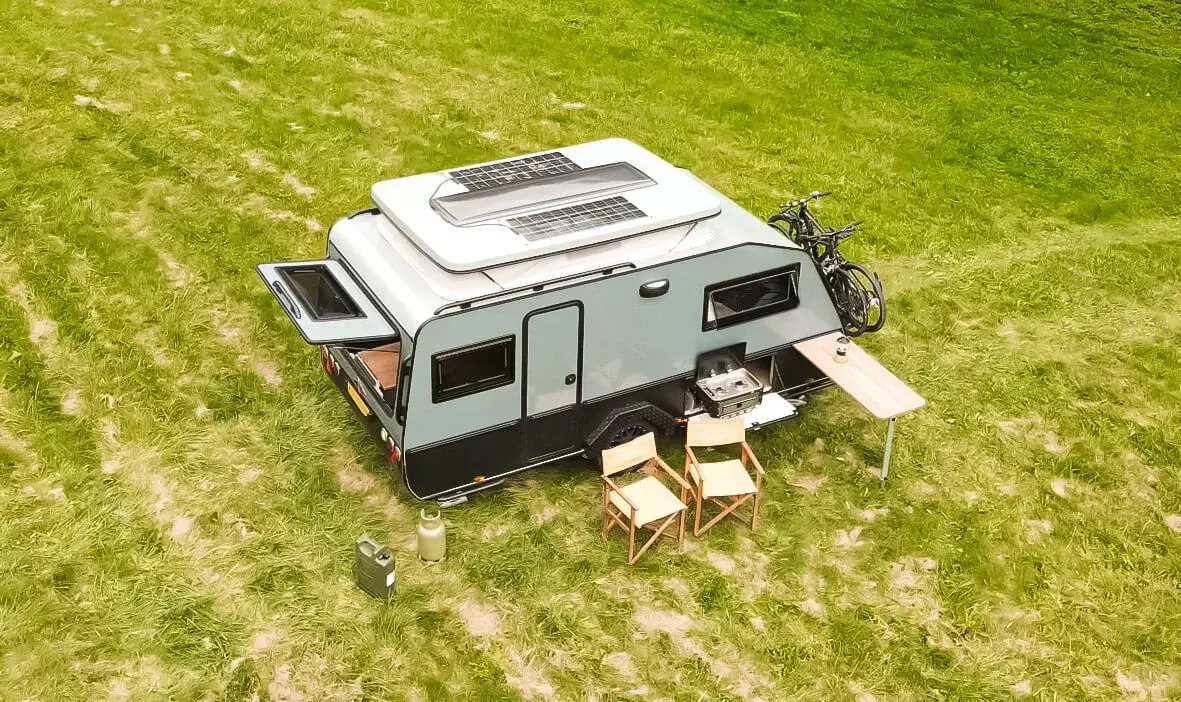Off-grid kamperen met zonnepanelen op je caravan